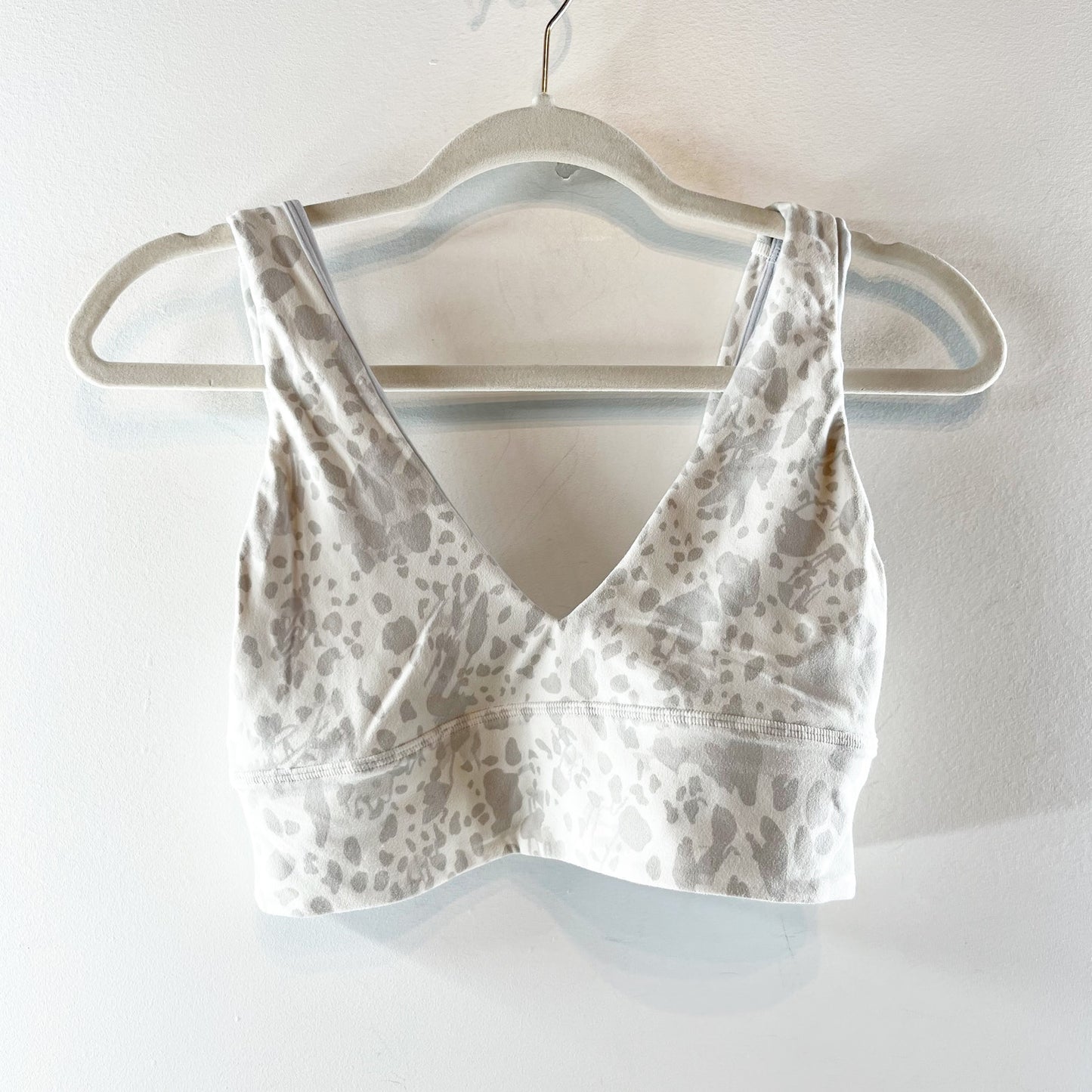 Lululemon Align V-Neck Bra A/B Cup Cheetah Camo Antique White Multi 6