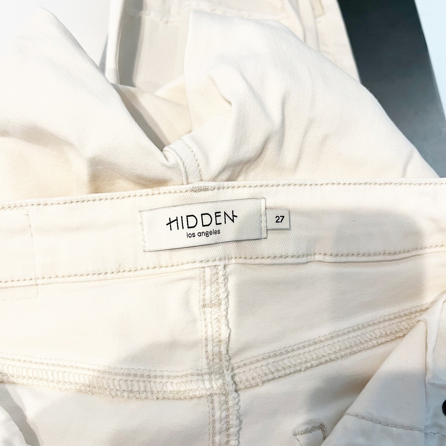Hidden Happi High Waisted Frayed Step Hem Cropped Flare Jeans White 27