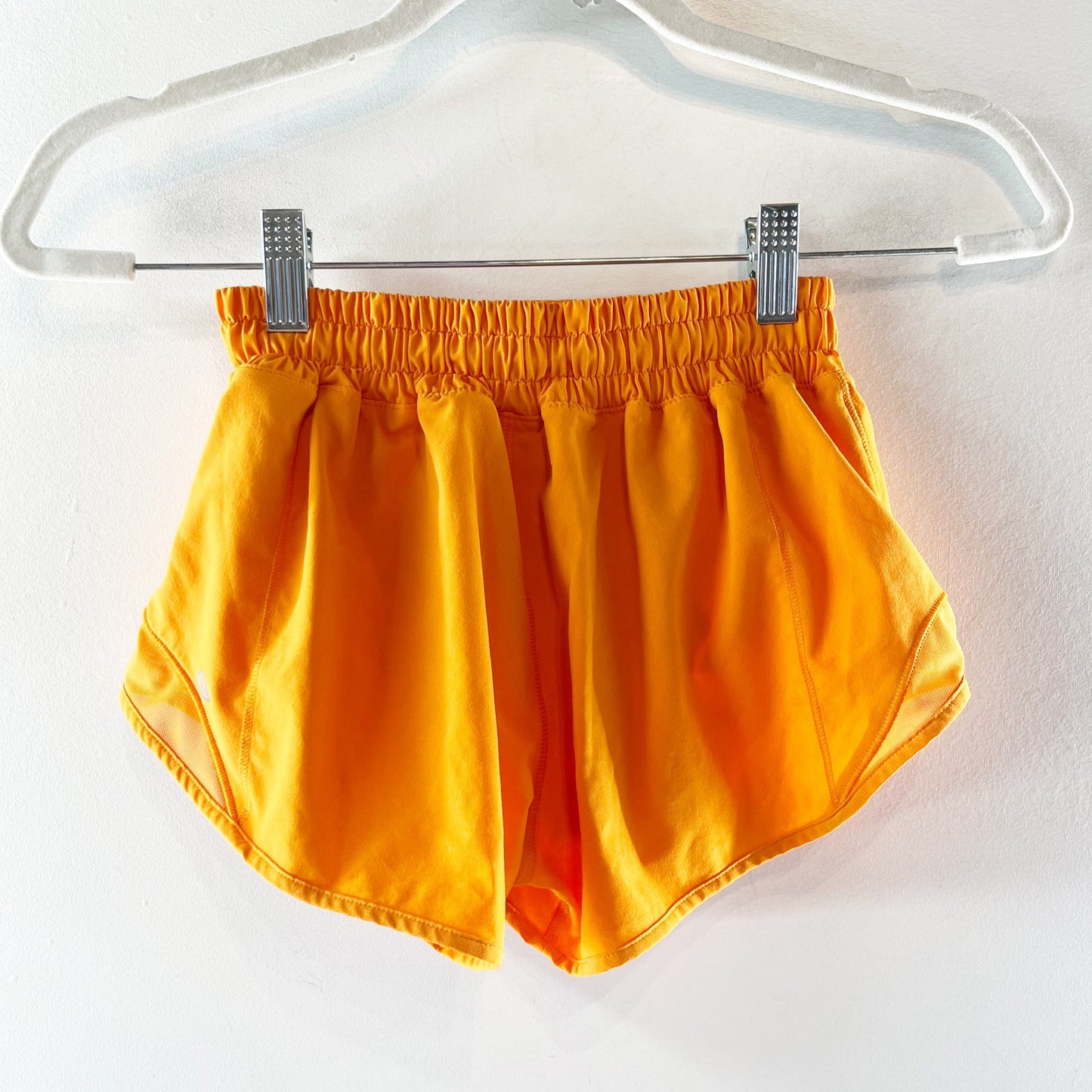Lululemon Hotty Hot Low-Rise Lined Short 2.5" Lit Orange 2