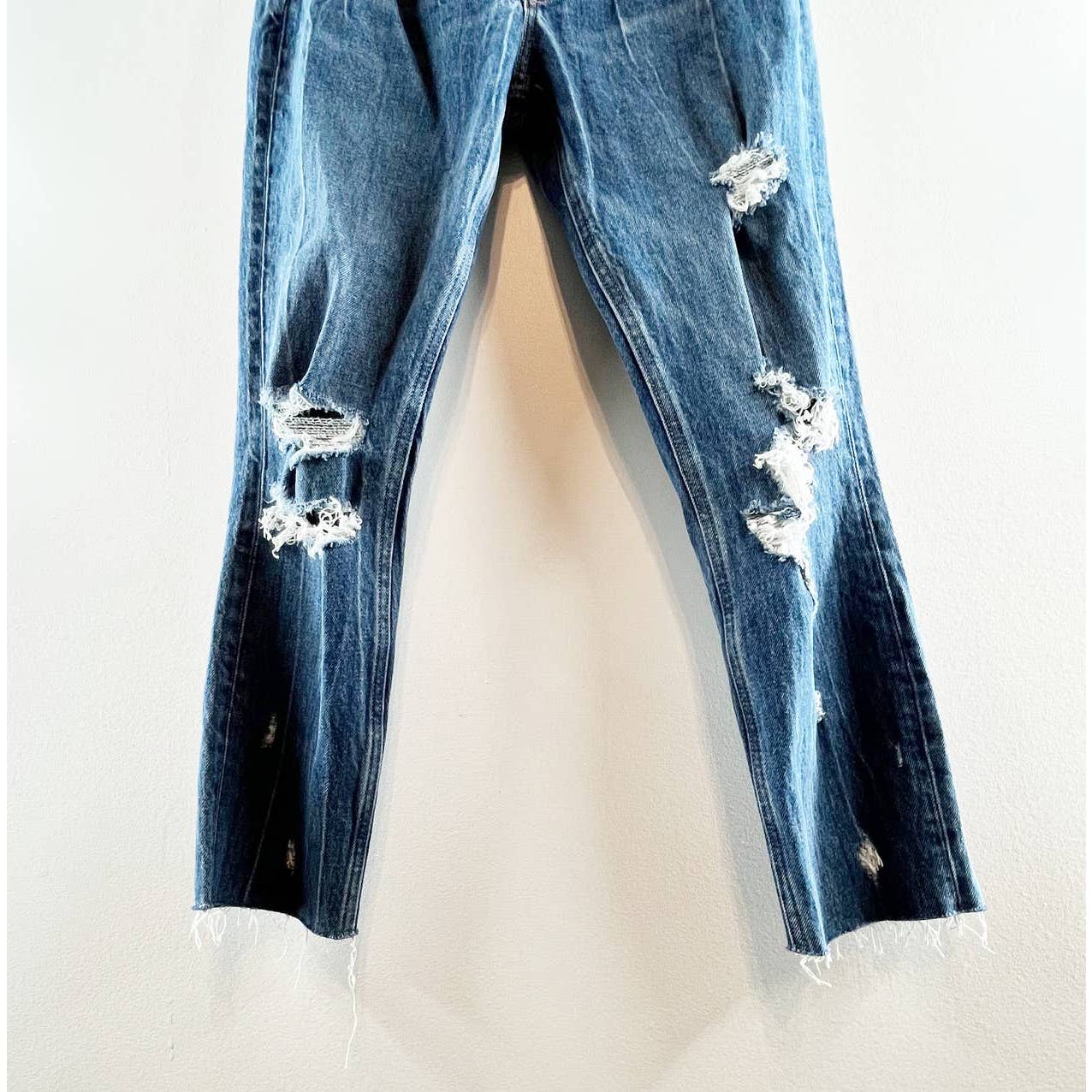 Abercrombie & Fitch Ripped Distressed The High Rise Mom Jeans Denim Blue 25 / 0s