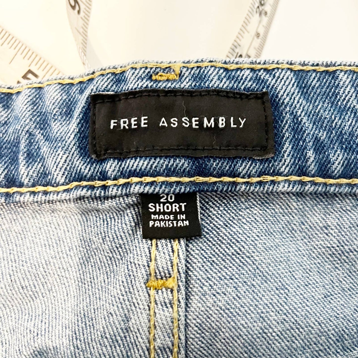Free Assembly The Original 90's Straight Leg Released Hem Jeans Blue 20 Petite