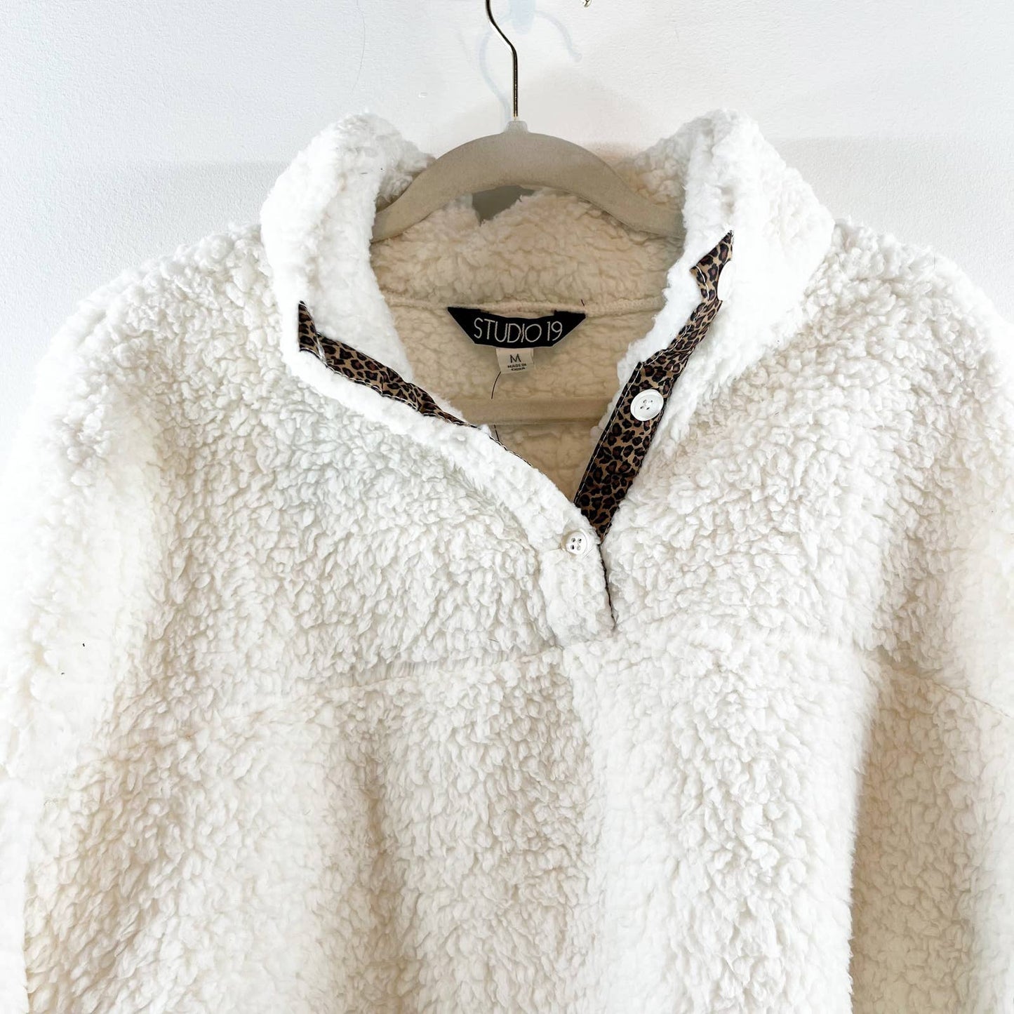 Francesca's Angel Sherpa Fleece Pullover Sweater Jacket Leopard White Medium