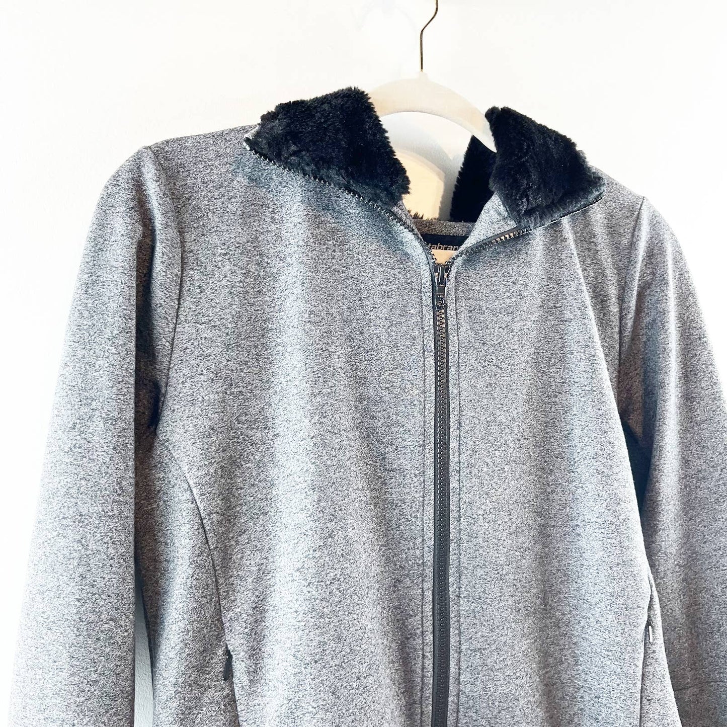 Betabrand Knockout Travel Faux Fur Long Sleeve Zip Up Hoodie Jacket Gray Medium