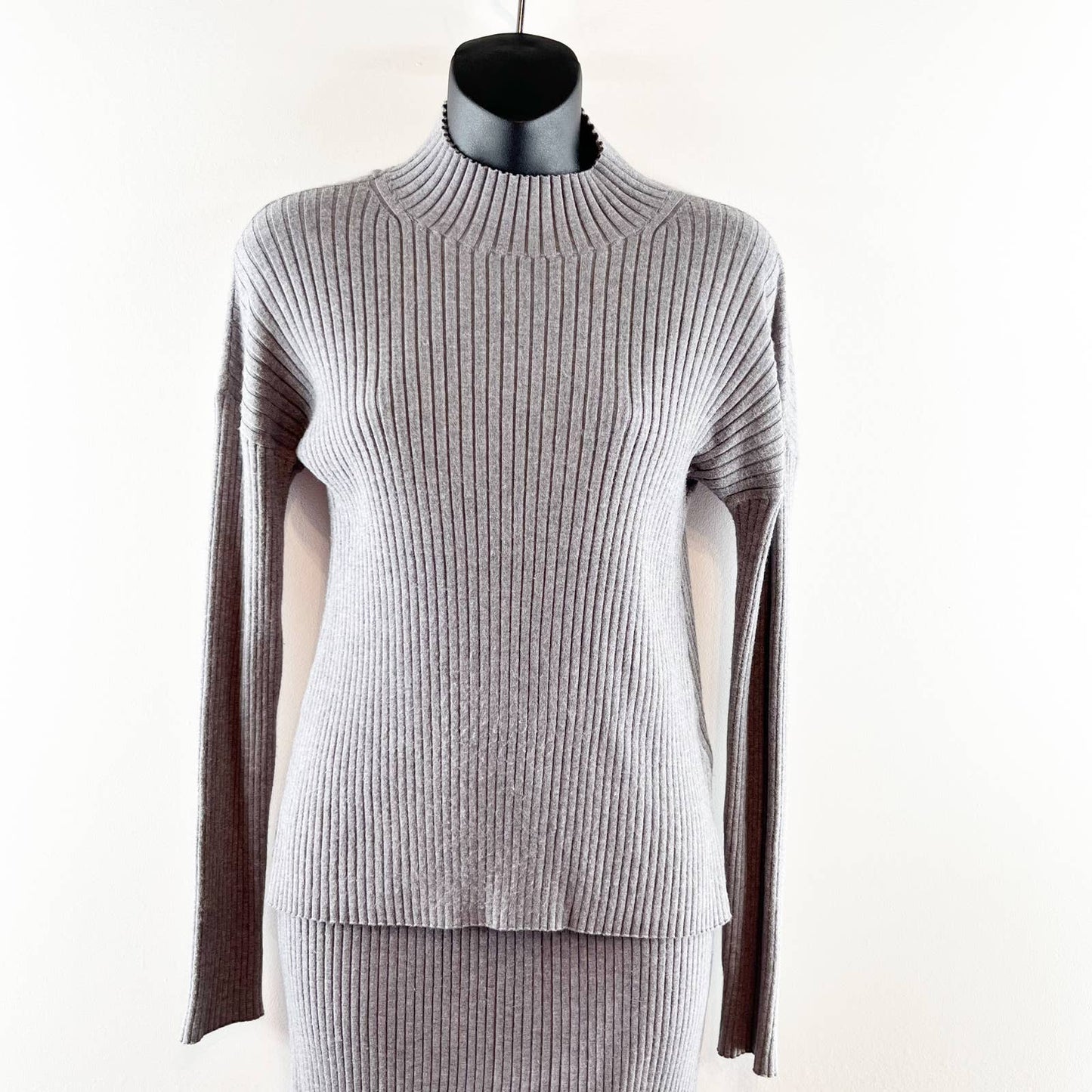 Banana Republic Ribbed Turtleneck Sweater Top & Ribbed Midi Skirt Set Gray S / M