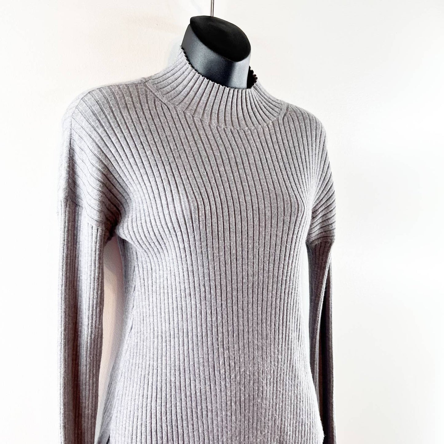 Banana Republic Ribbed Turtleneck Sweater Top & Ribbed Midi Skirt Set Gray S / M