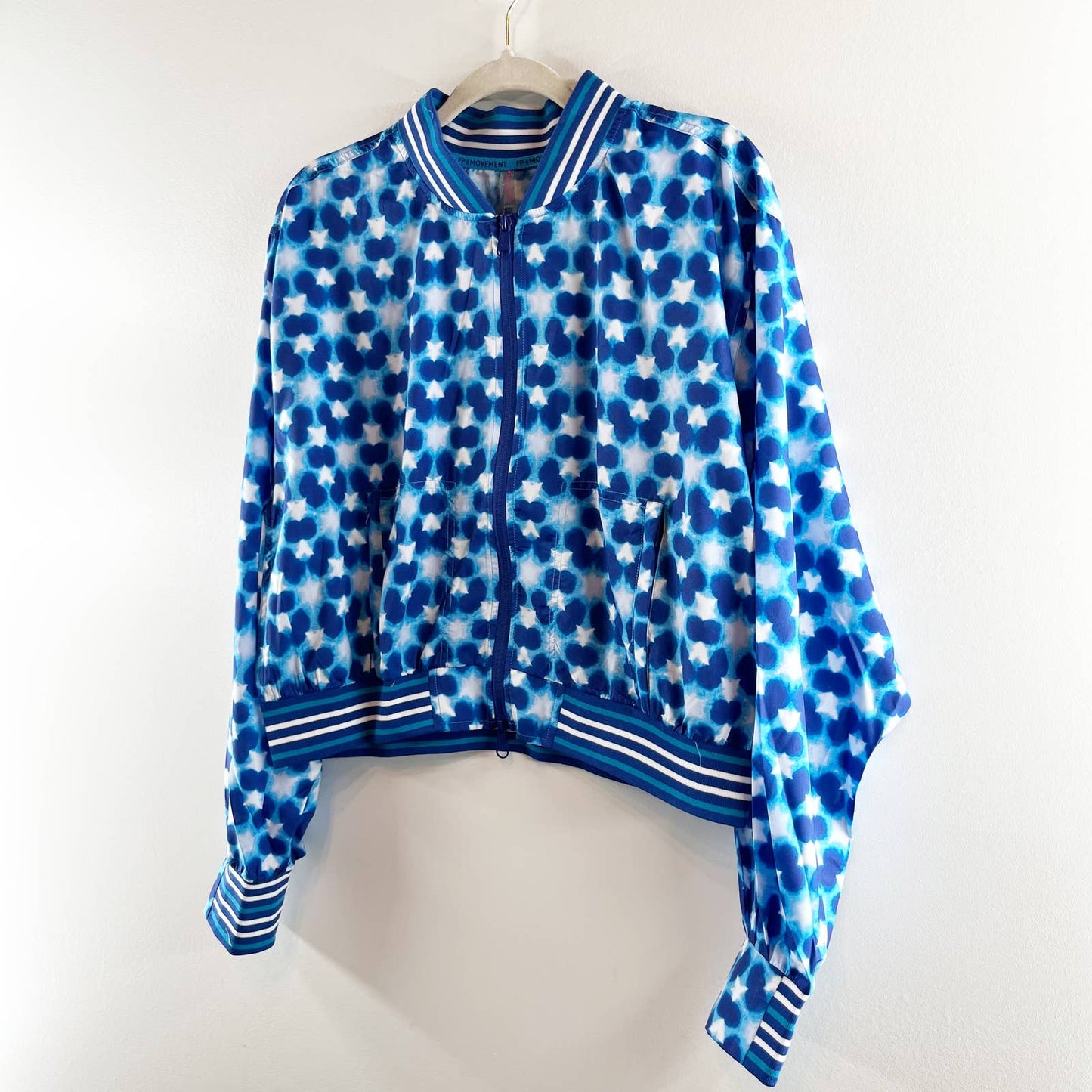 FP Movement Women's Top Seed Printed Tennis Activewear Jacket Blue Combo XL