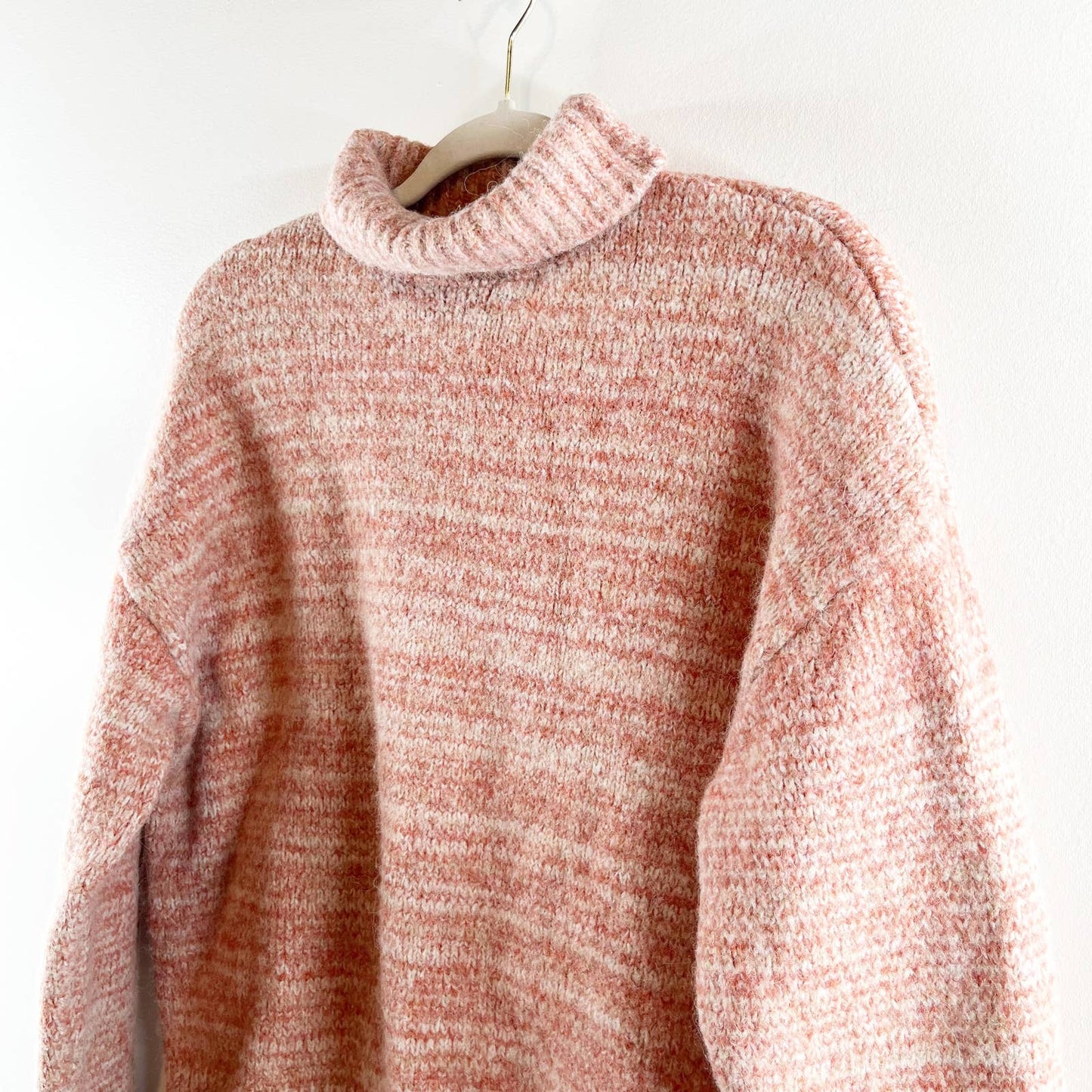 Zara Relaxed Fit Dropped Shoulder Turtleneck Knit Pullover Sweater Beige Red M/L