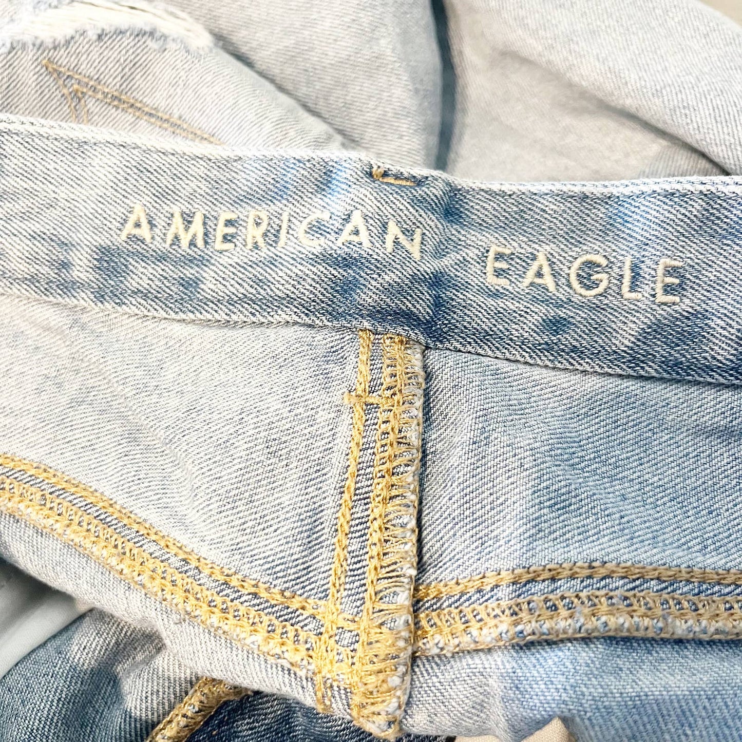 American Eagle High Rise Distressed Ripped Curvy Mom Jeans Light Wash 4