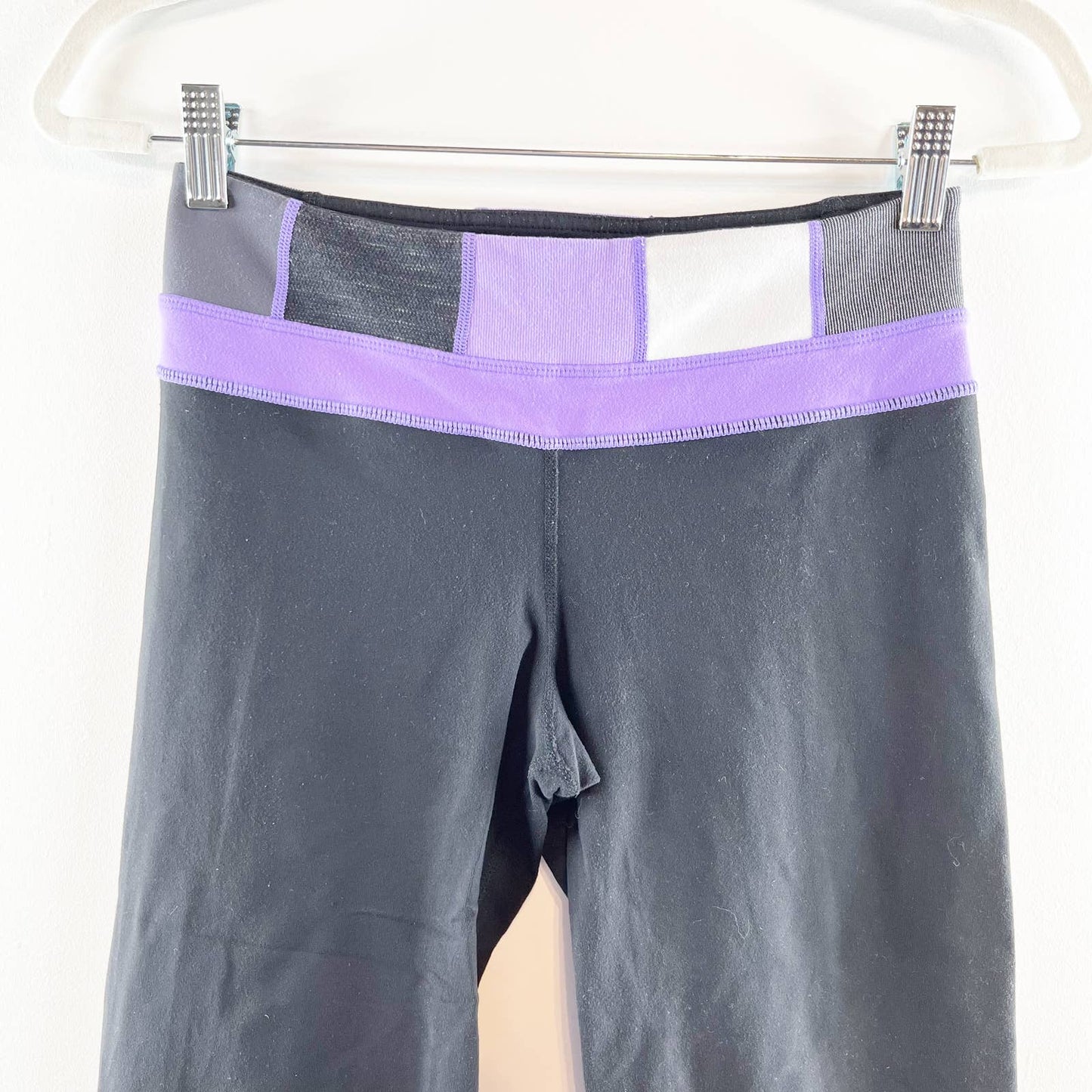 Lululemon Groove Pants Reversible Cropped Leggings Purple Black 4
