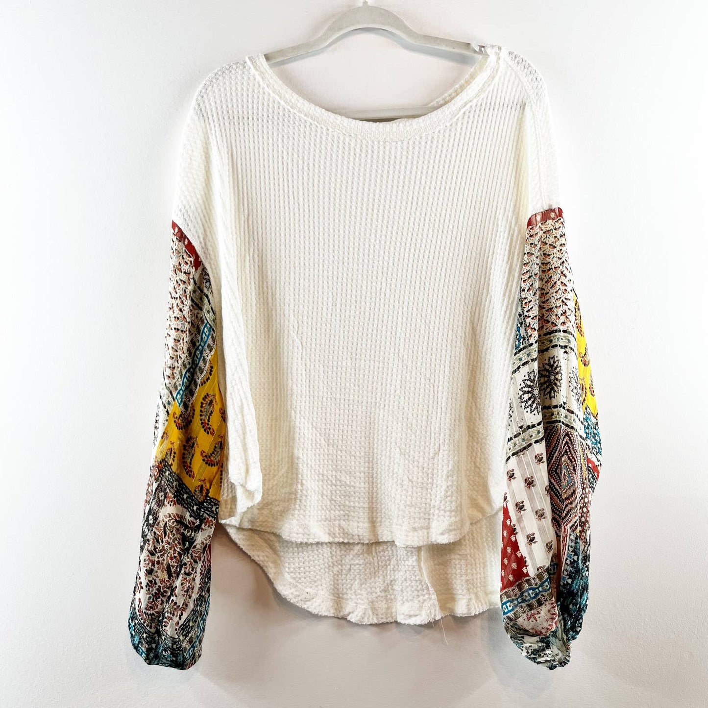 By Together Collection Patterned Sleeves High Low Hem Thermal Top White Small