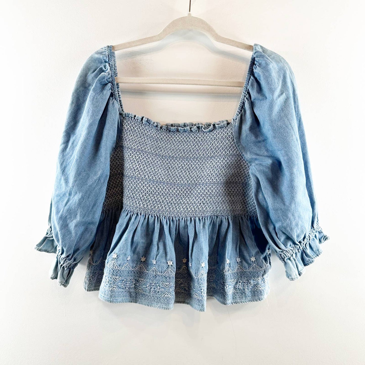 American Eagle Chambray Denim Smocked Peplum 3/4 Sleeve Top Blue Large