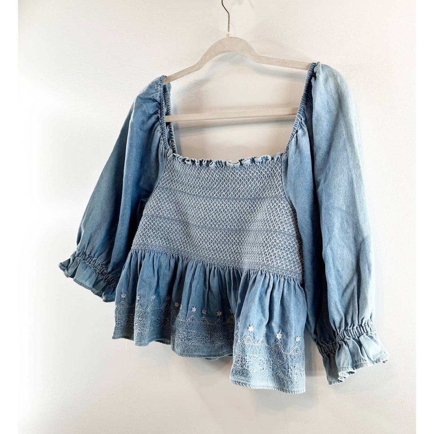 American Eagle Chambray Denim Smocked Peplum 3/4 Sleeve Top Blue Large