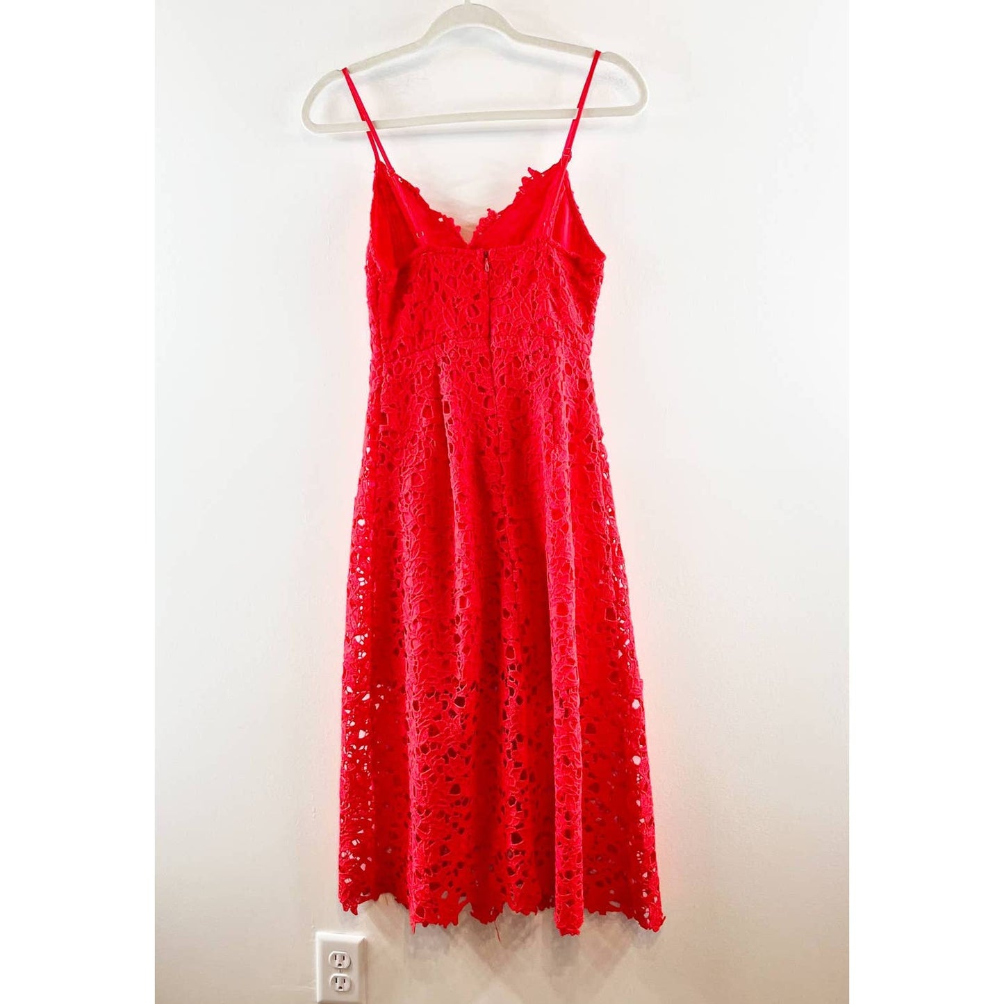 ASTR The Label V Neck Lace Midi Cocktail Dress Red Small