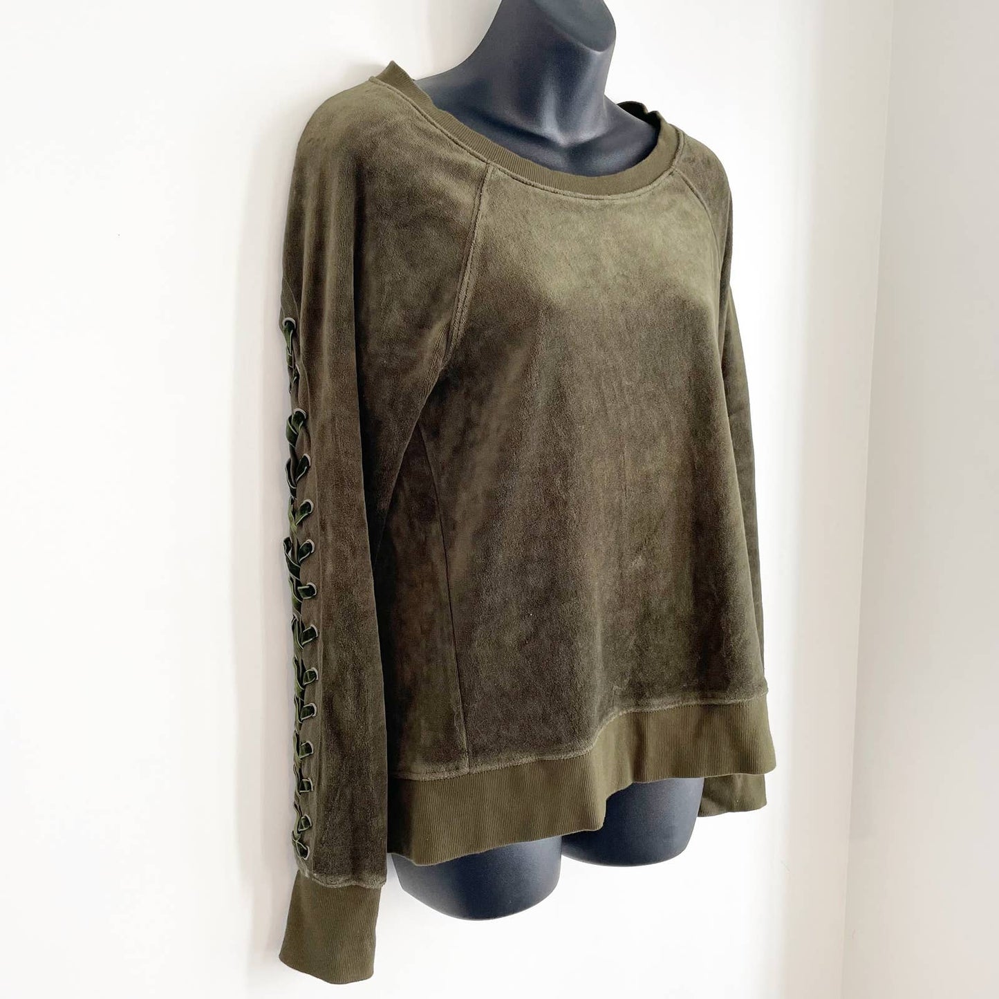 Pam & Gela Lace Up Back Velvet Velour Pullover Sweatshirt Green Small