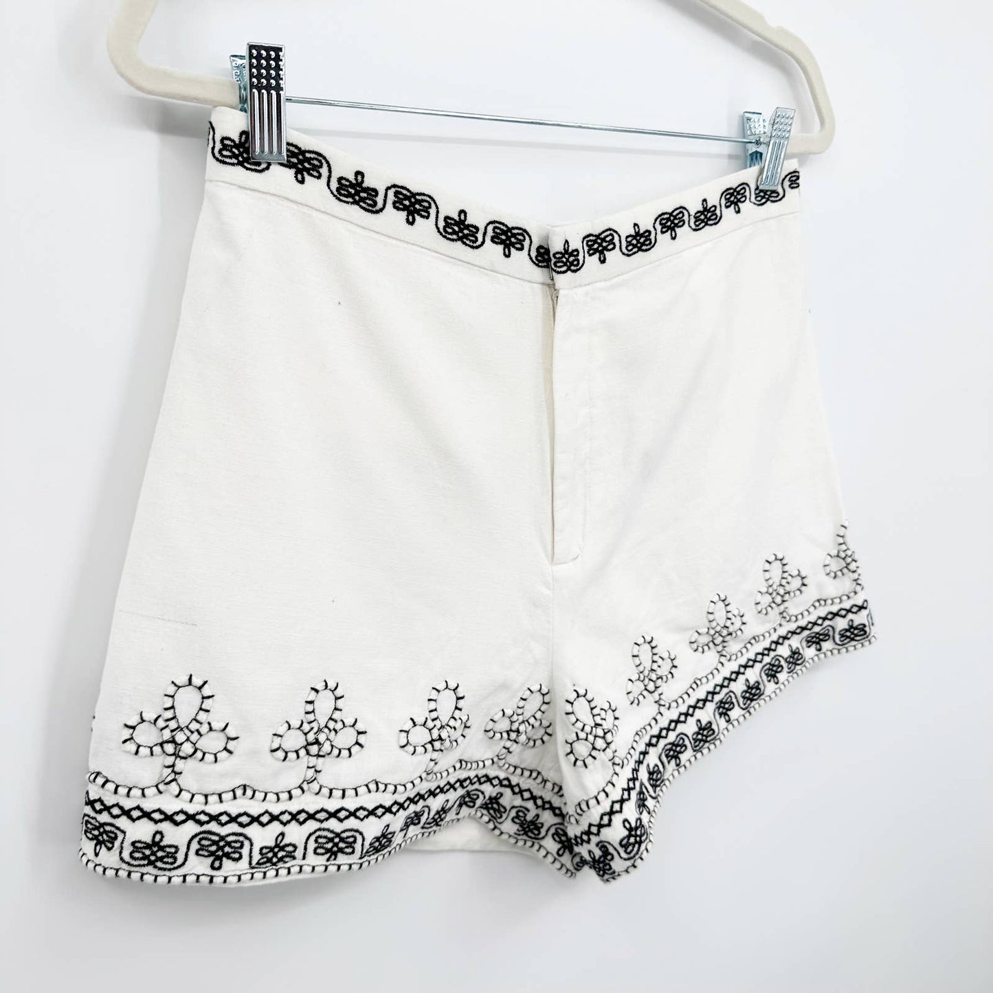 ZARA Cotton Linen Embroidered White Shorts Medium